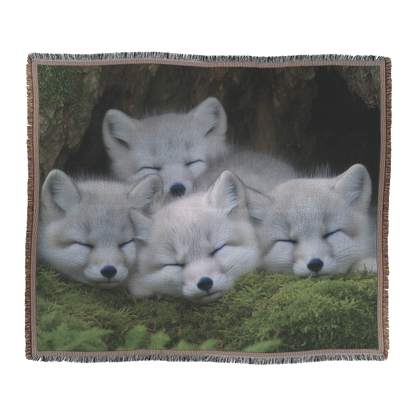 Blue_Eyed_Woodland_Animals_Sleeping_Toge_Main_H_Mockup.png_15329806