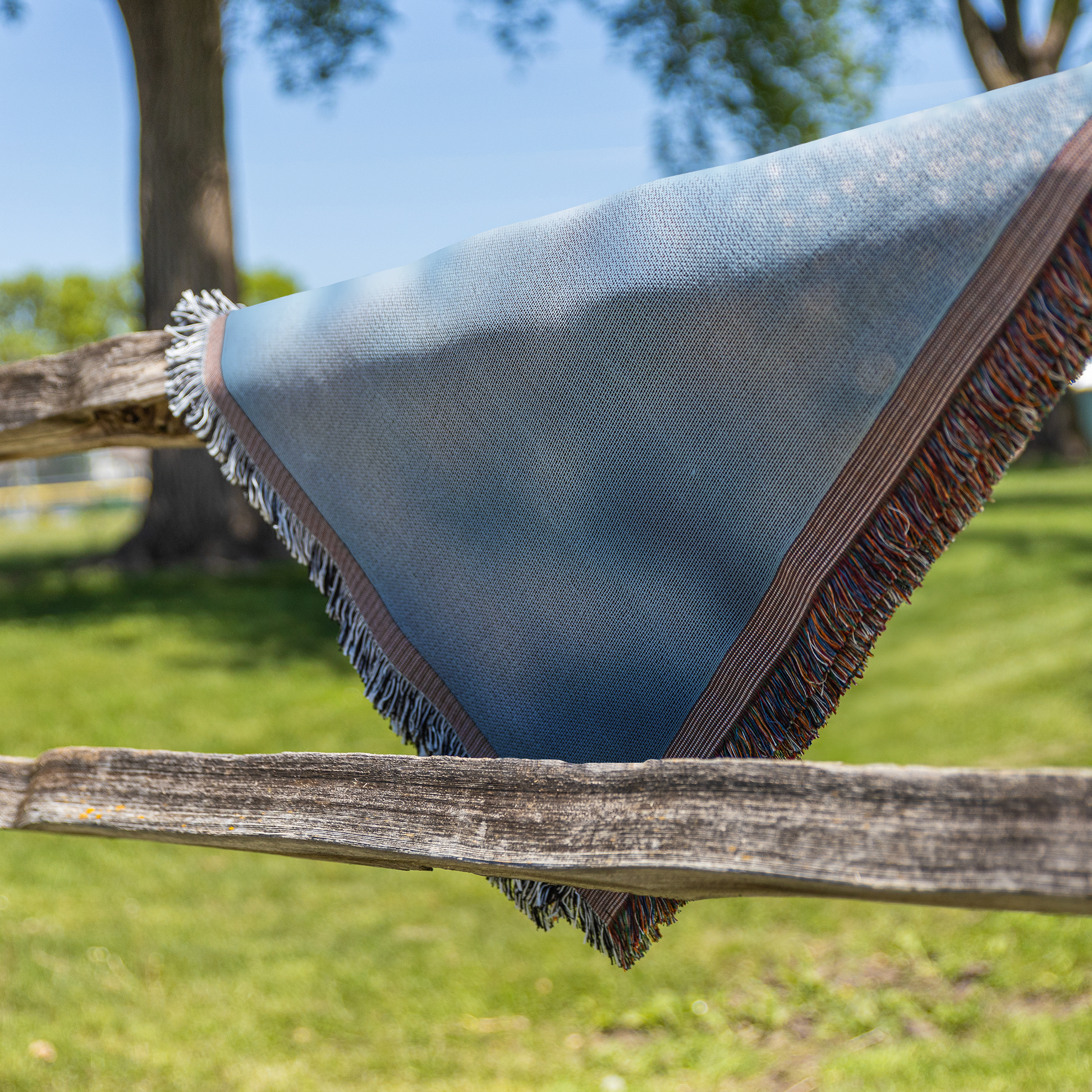 Frosty_Snowflake_Woven_Throw_Blanket_Whi_Fence_H_Mockup.png